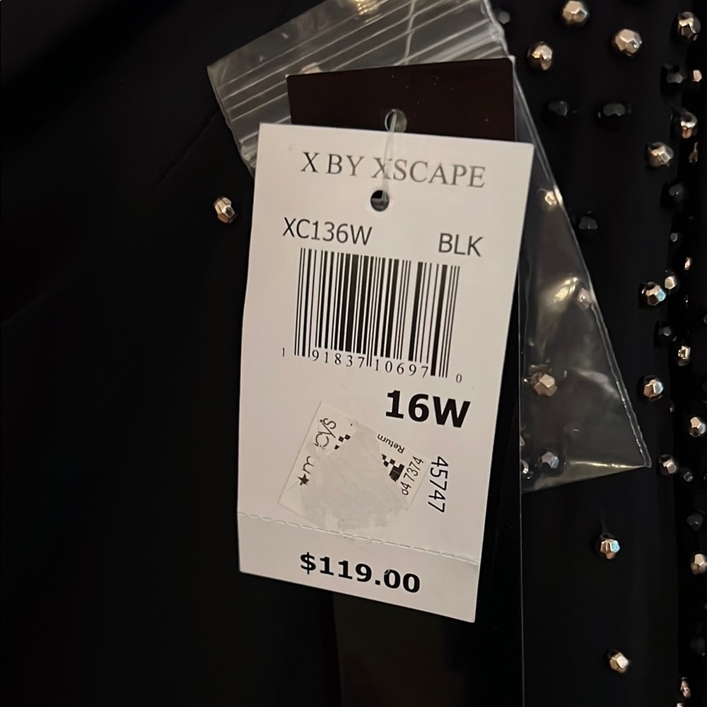 Elegant Black Dress with Studded Details - Picture 3 of 4